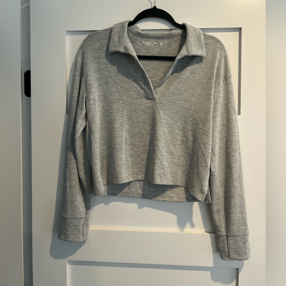 Cropped long sleeve polo size XS